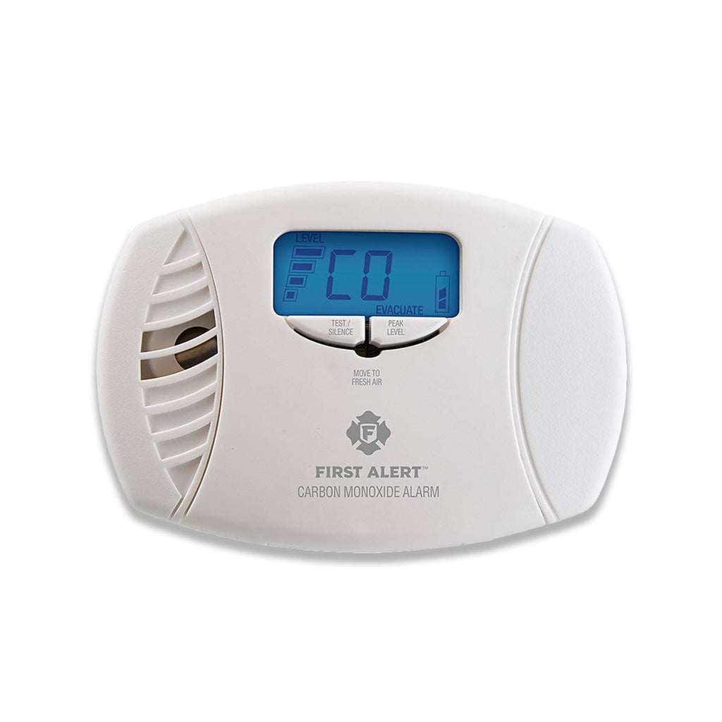 First Alert CO615 Dual-Power Plug-In Carbon Monoxide Detector with Digital Display